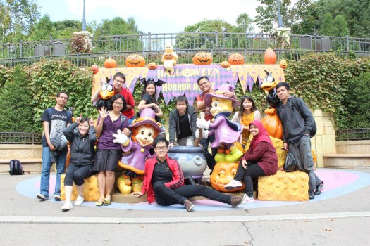 Spending holiday time with Indonesia friends in Everland, the largest theme park in South Korea.